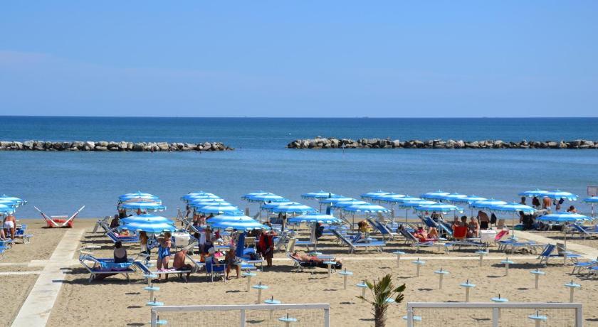 Hotel Globus Bellaria-Igea Marina Exterior photo